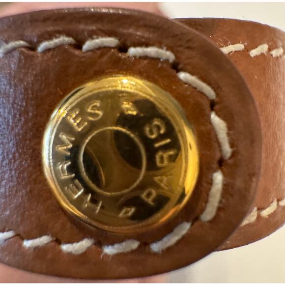 NEW 🔥HERMES Leather Glove Holder w/ Box
Made in France - Picture 8 of 9